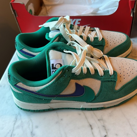 Nike Dunk Low SE size 6.5. Neptune Green (Women's) - Picture 5 of 7